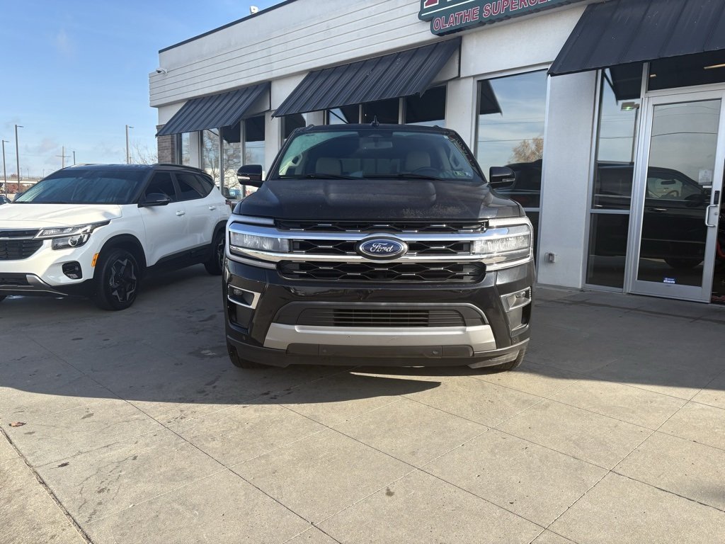2024 Ford Expedition Limited photo 2