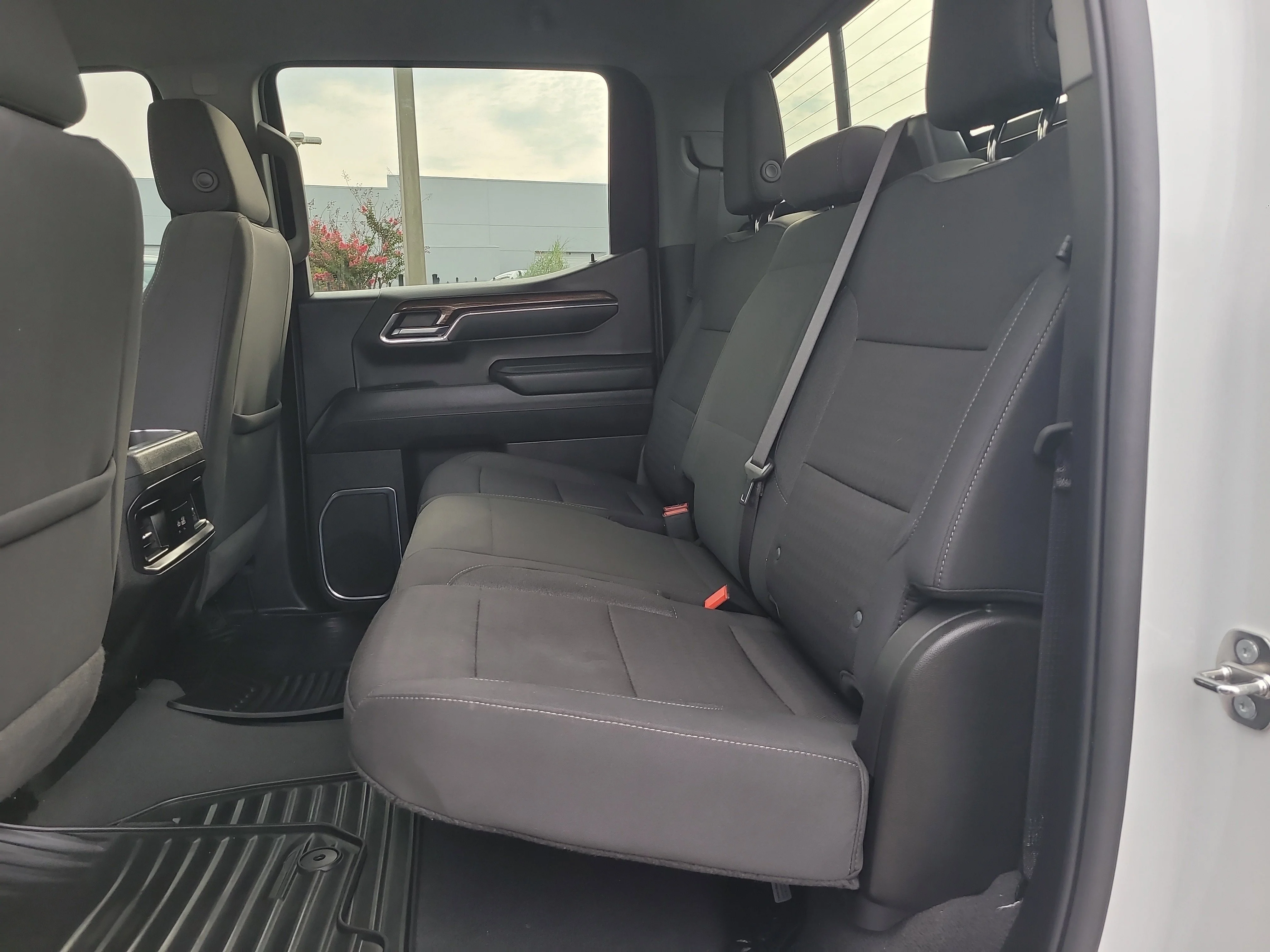 Used 2024 Summit White Chevrolet LT image 12