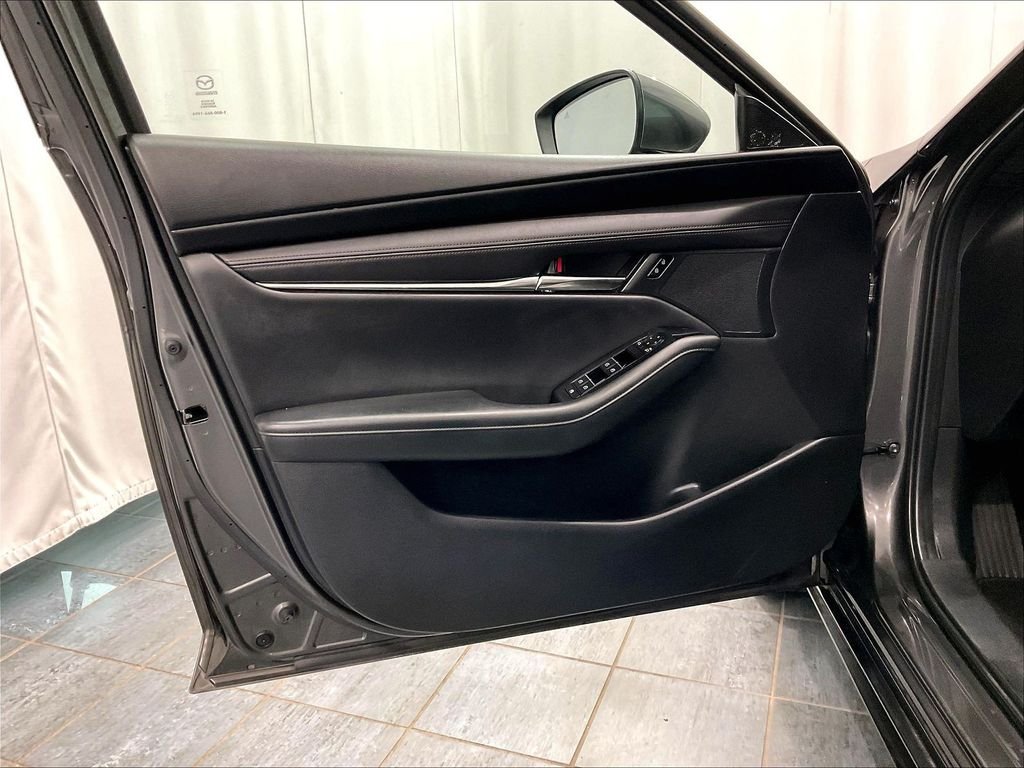 Used 2022 Machine Gray Metallic Mazda Preferred image 9