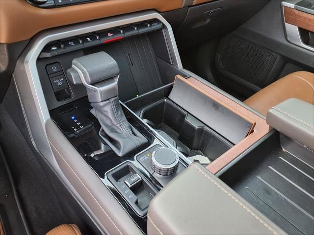 Certified Used 2025 WIND CHILL PEARL Toyota  image 25