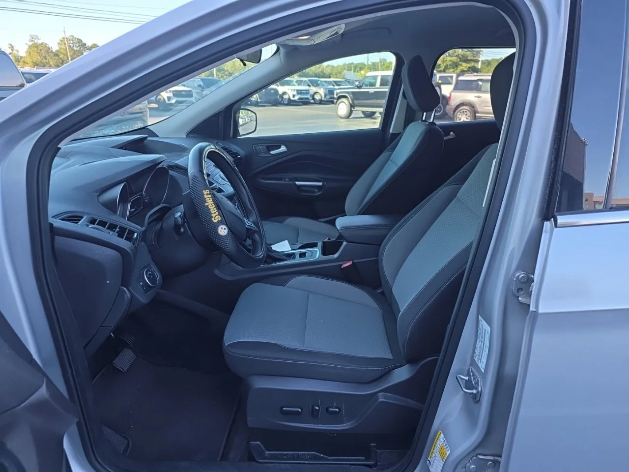 Used 2018 Ingot Silver Ford SE image 23