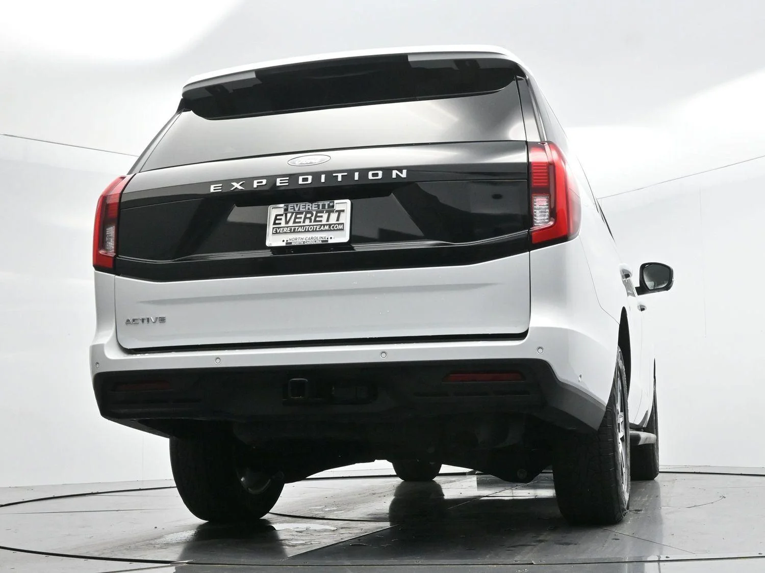 Used 2025 White Ford Active image 55