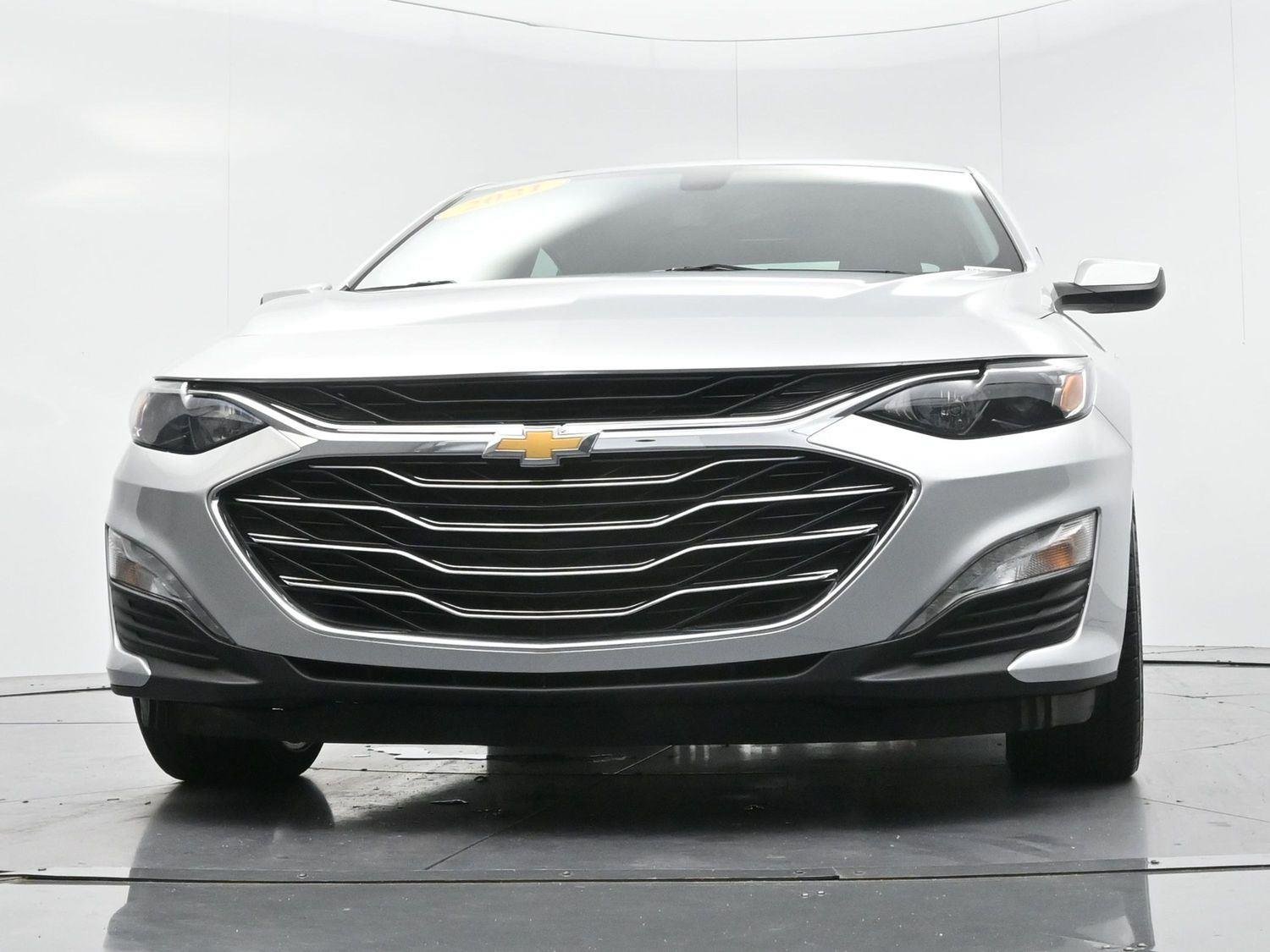 Used 2021 SILVER ICE METALLIC Chevrolet LT image 46