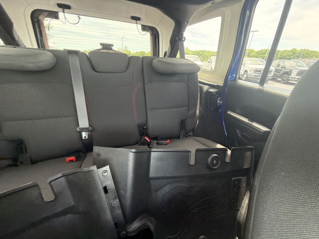 Used 2019 Blue Jeep Unlimited Rubicon image 14