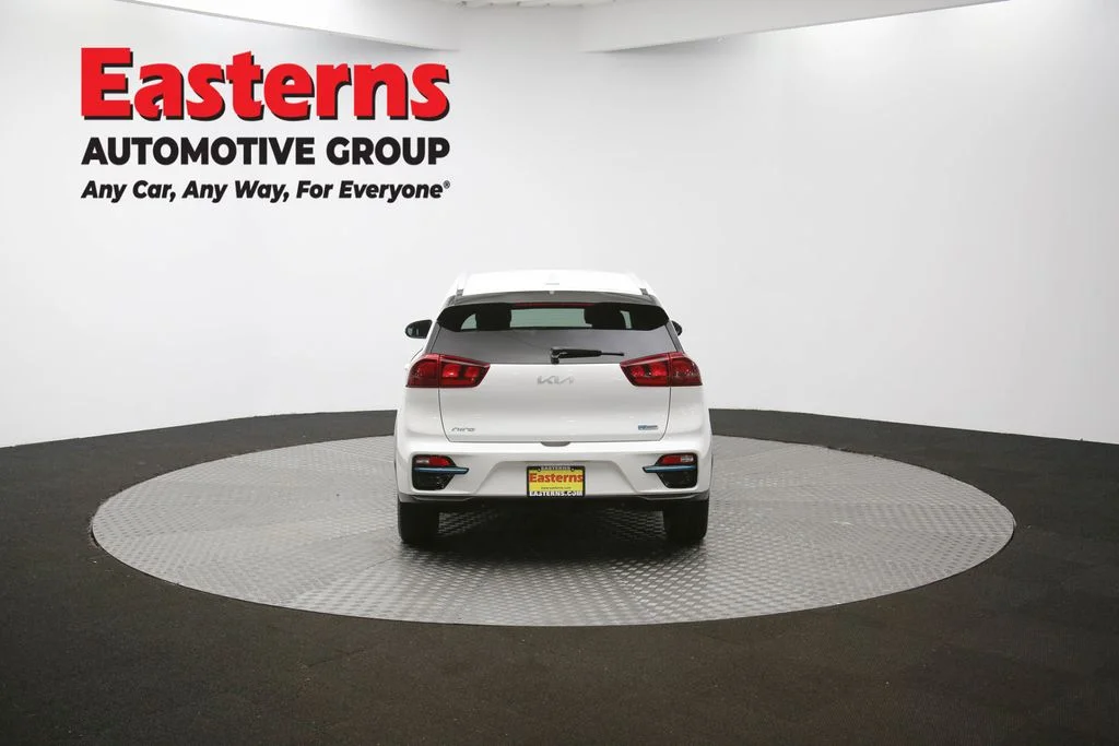 Used 2022 White Kia EX image 38