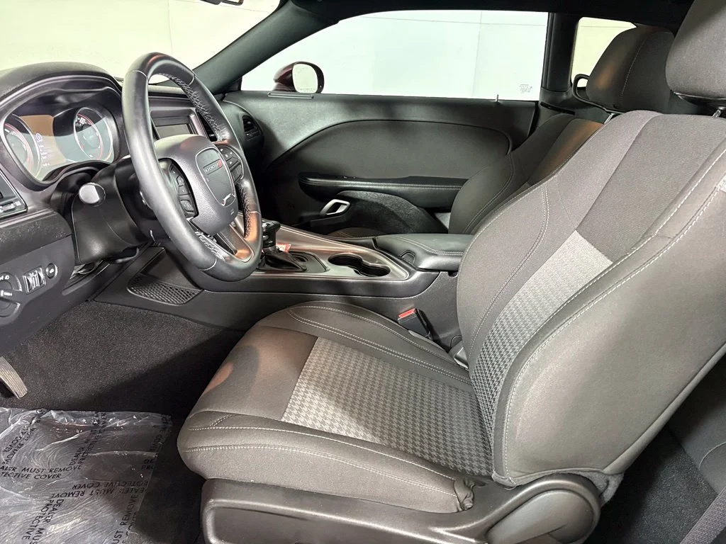 Used 2023 Red Dodge SXT image 19