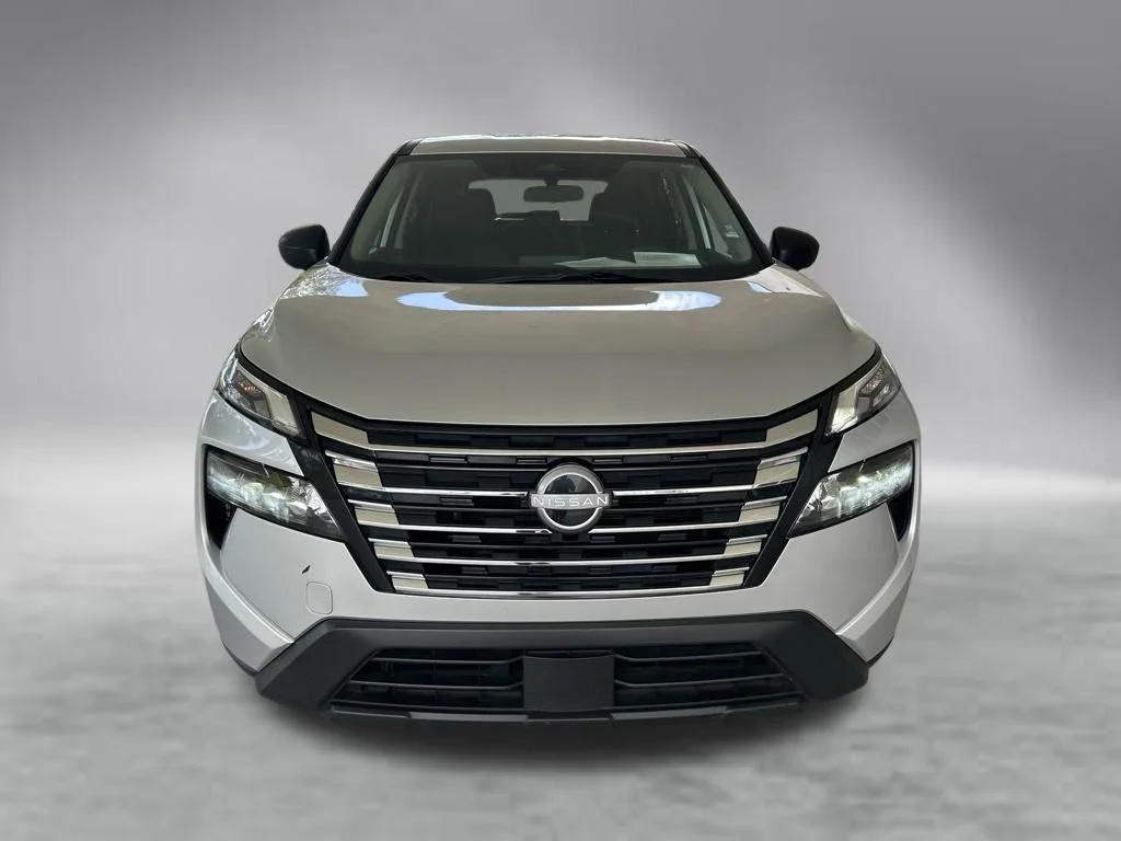 Used 2024 Silver Nissan S image 13