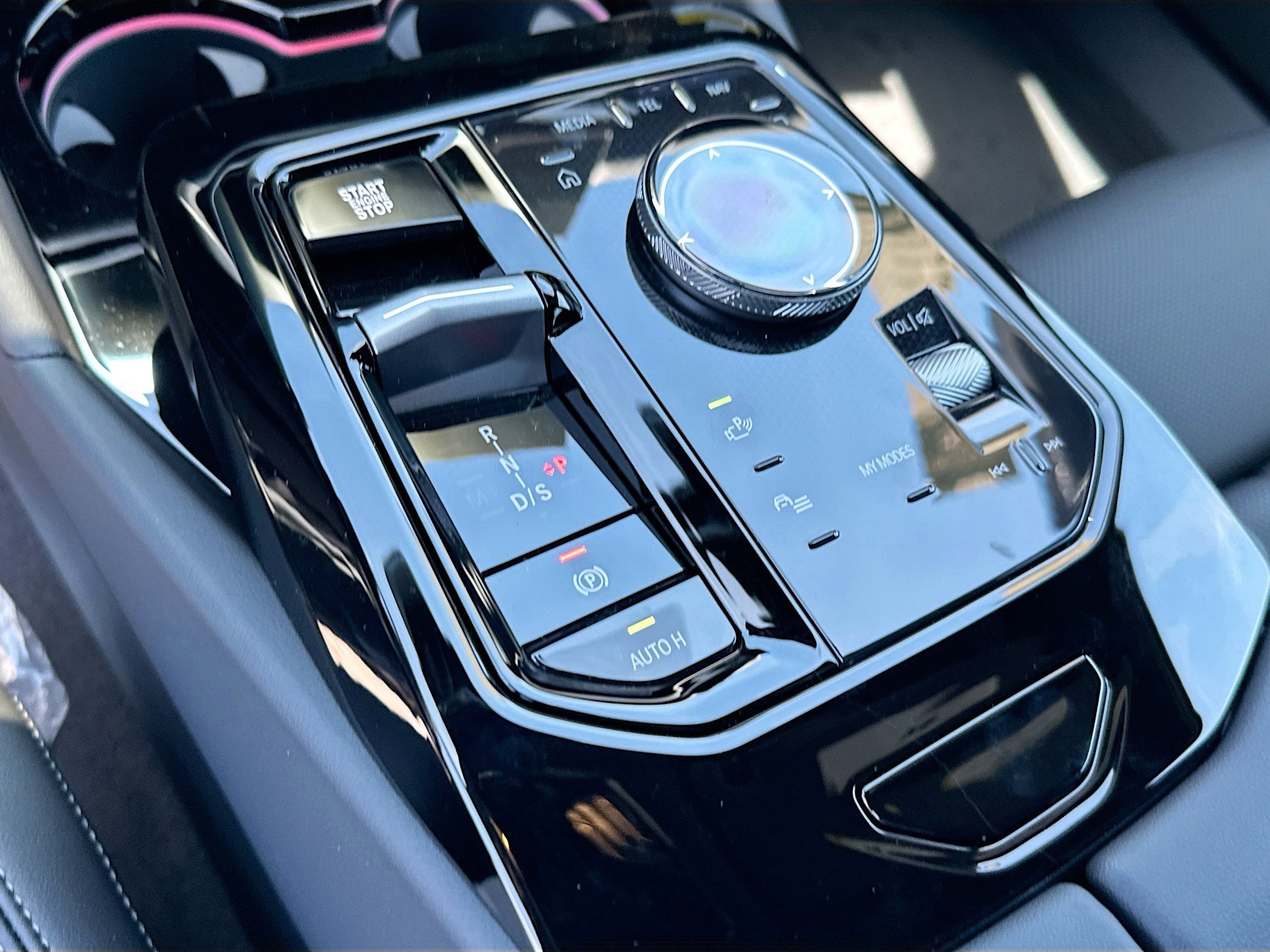 New 2027 Oxide Grey Metallic BMW 530i image 13