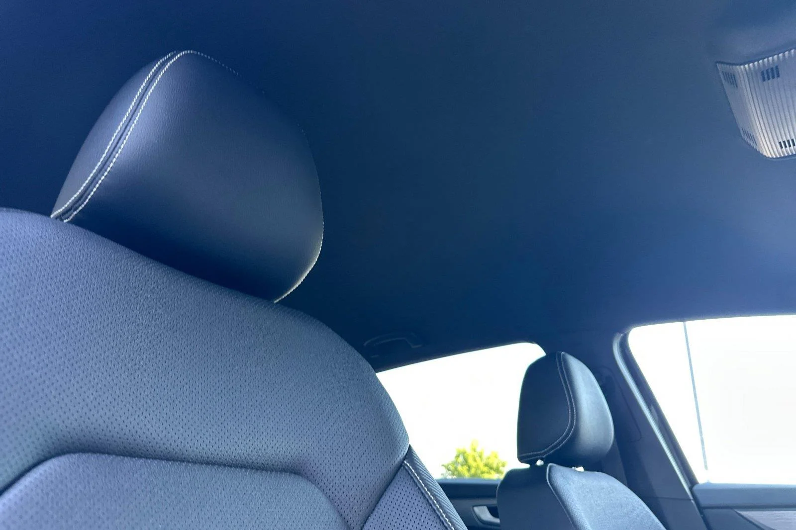 New 2026 Deep Black Pearl Volkswagen 2.0T SE image 17