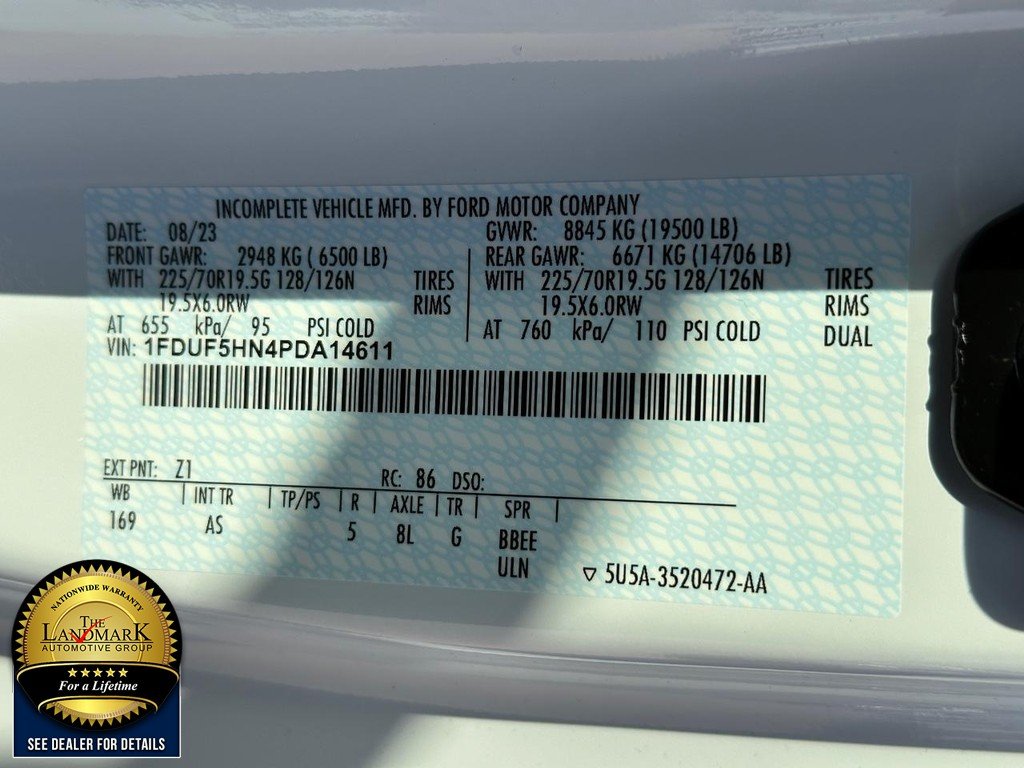Used 2023 Oxford White Ford XL 4WD Reg Cab 169" WB 84" CA image 19