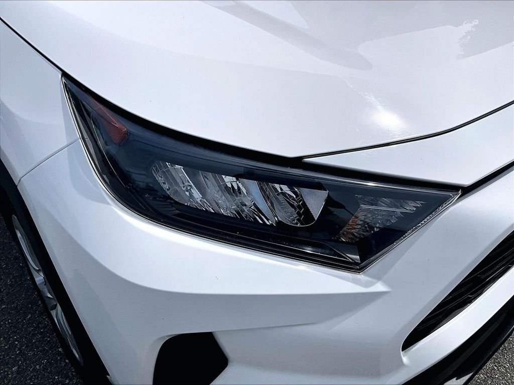 Used 2021 White Toyota LE image 32