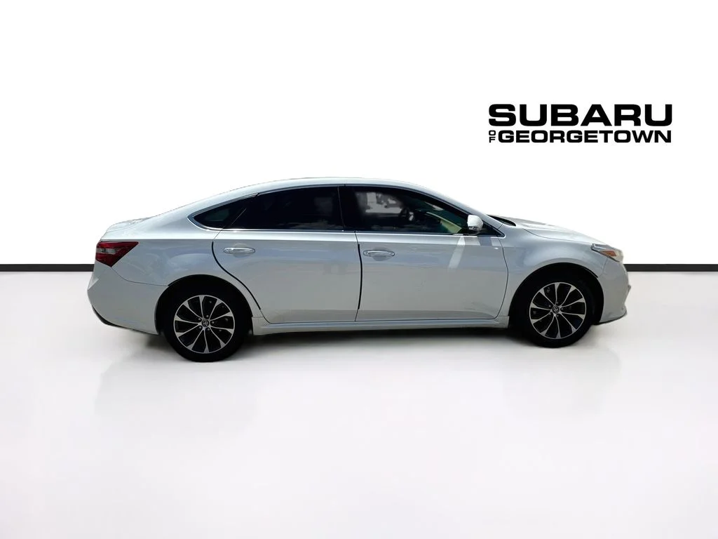 Used 2016 White Toyota XLE Premium image 8