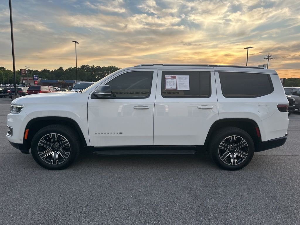 Used 2025 White Jeep Base image 4