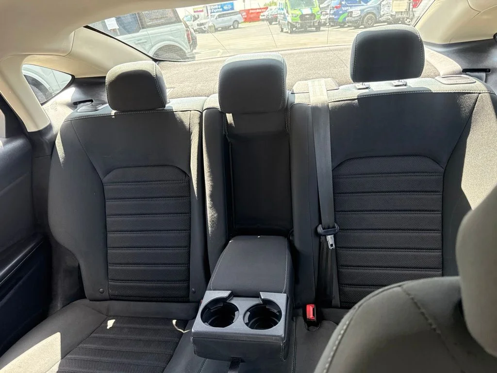 Used 2020 Blue Ford SE image 6