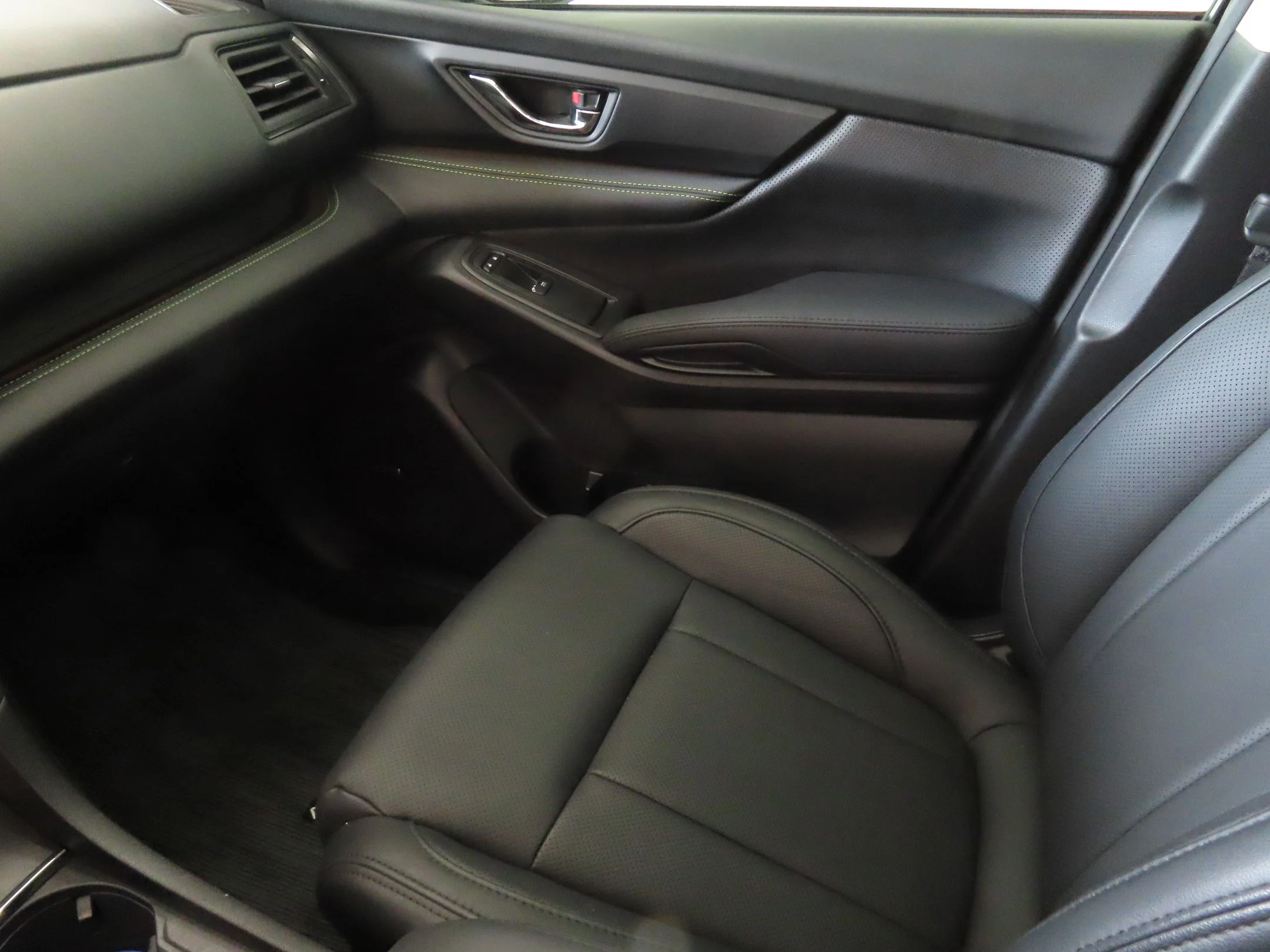 Certified Used 2025 White Subaru Onyx Edition Touring image 20