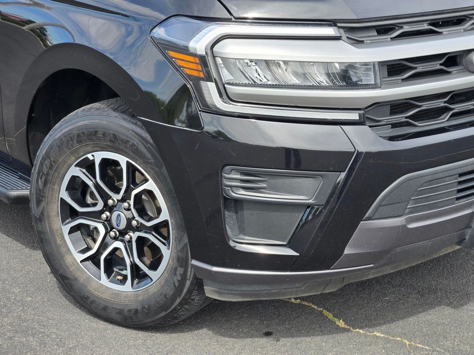 2024 Ford Expedition Max XLT photo 5