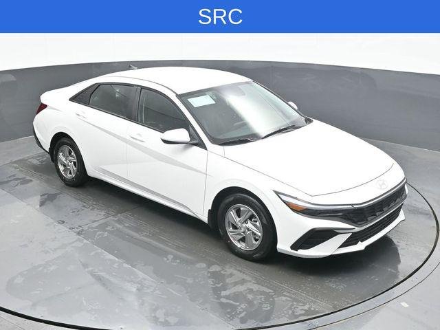 New 2026 White Hyundai SE image 14