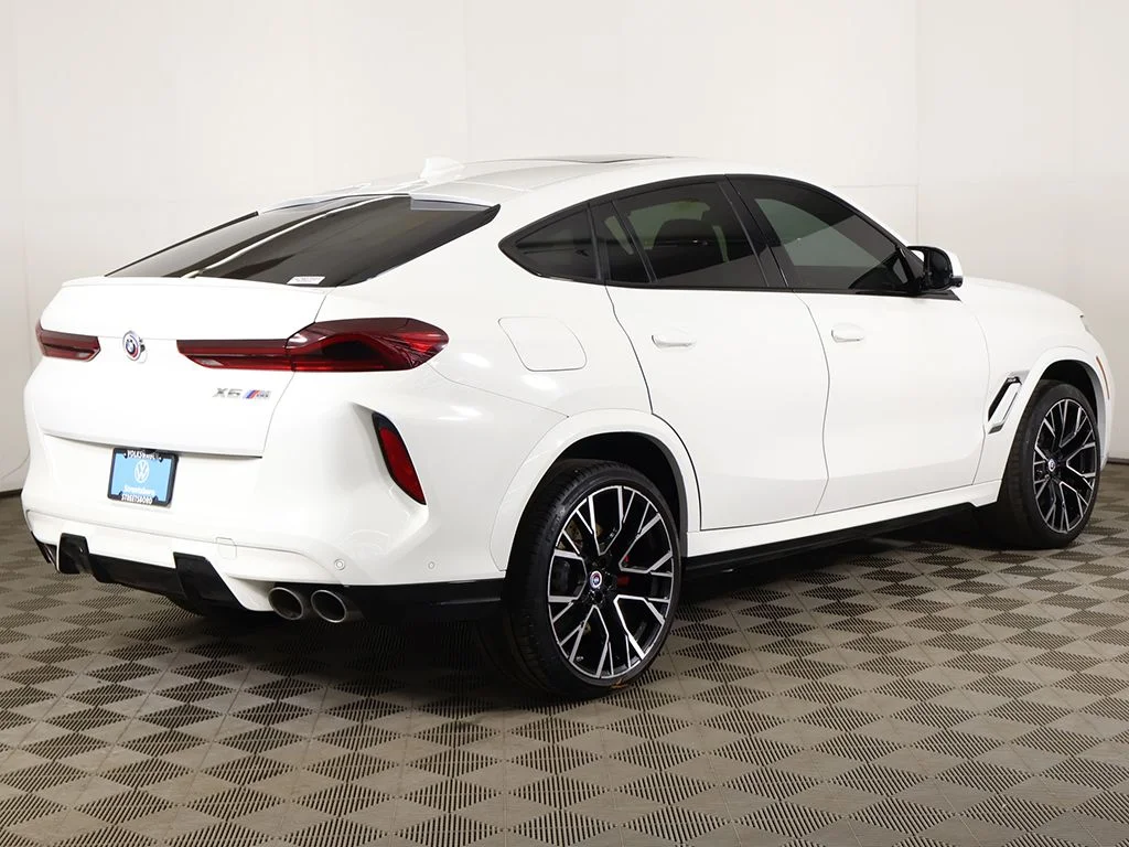 Used 2023 Alpine White BMW Base image 17