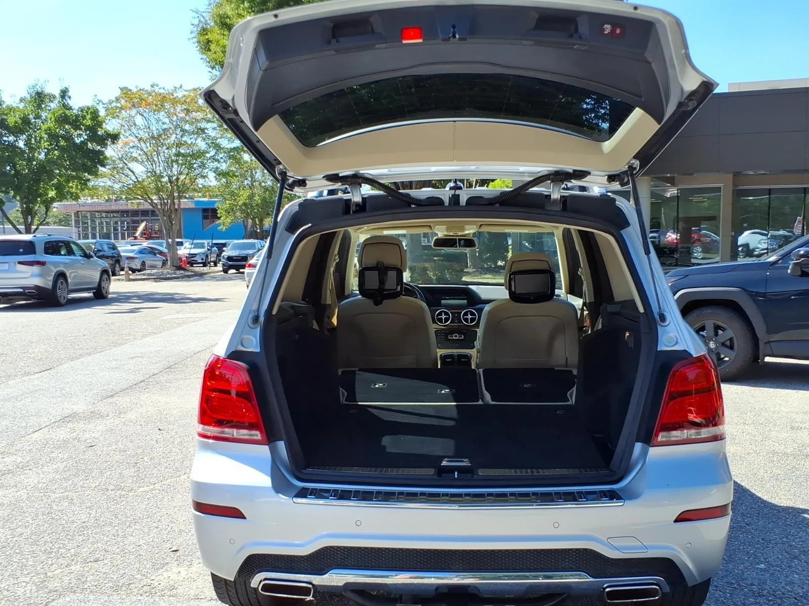 Used 2015 Iridium Silver Metallic Mercedes-Benz GLK 250 BlueTEC® image 32