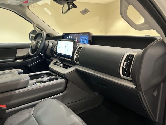 Used 2025 White Ford Active image 27