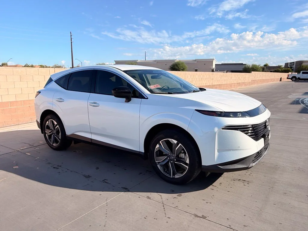 Used 2025 White Nissan SV image 5