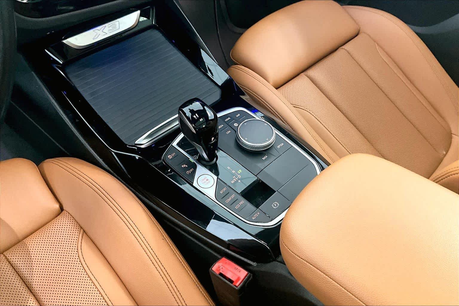 Used 2023 Phytonic Blue Metallic BMW sDrive30i image 15