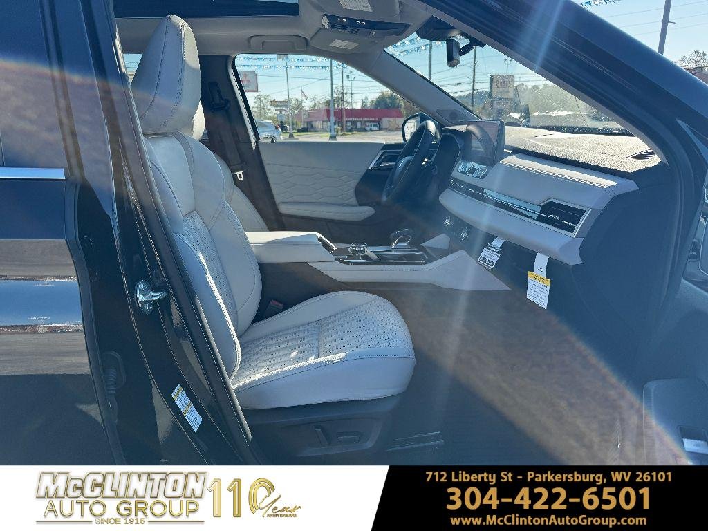 2025 Mitsubishi Outlander SEL - Photo 14