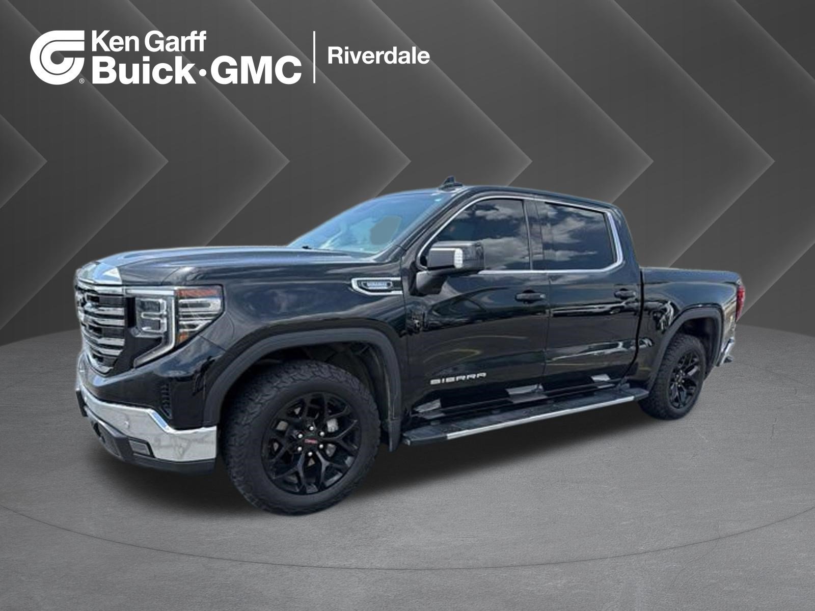 2022 GMC Sierra 4WD Crew Cab Short Box SLT's photo