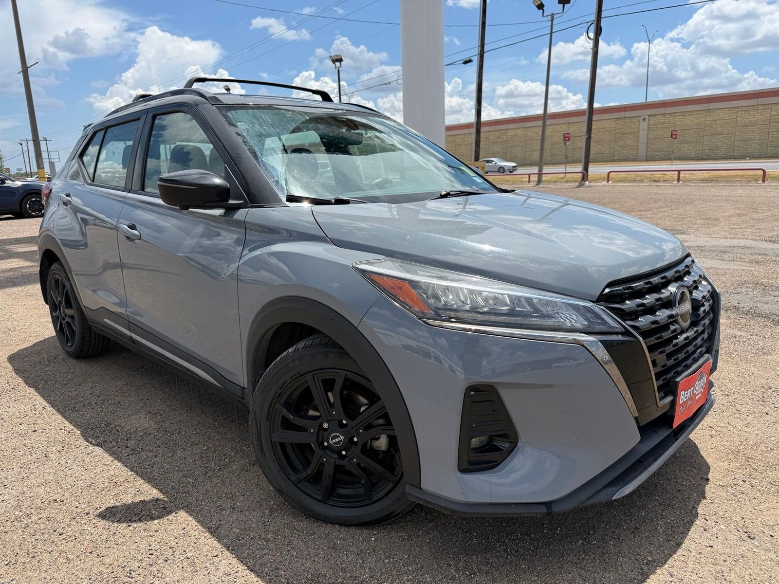 Used 2022 Gray Nissan SR image 1