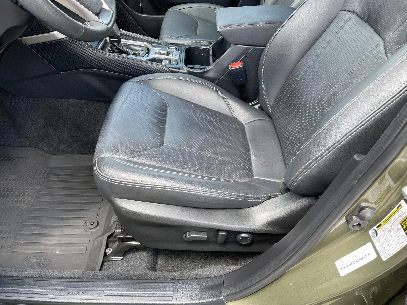 Used 2023 Autumn Green Metallic Subaru Limited image 3