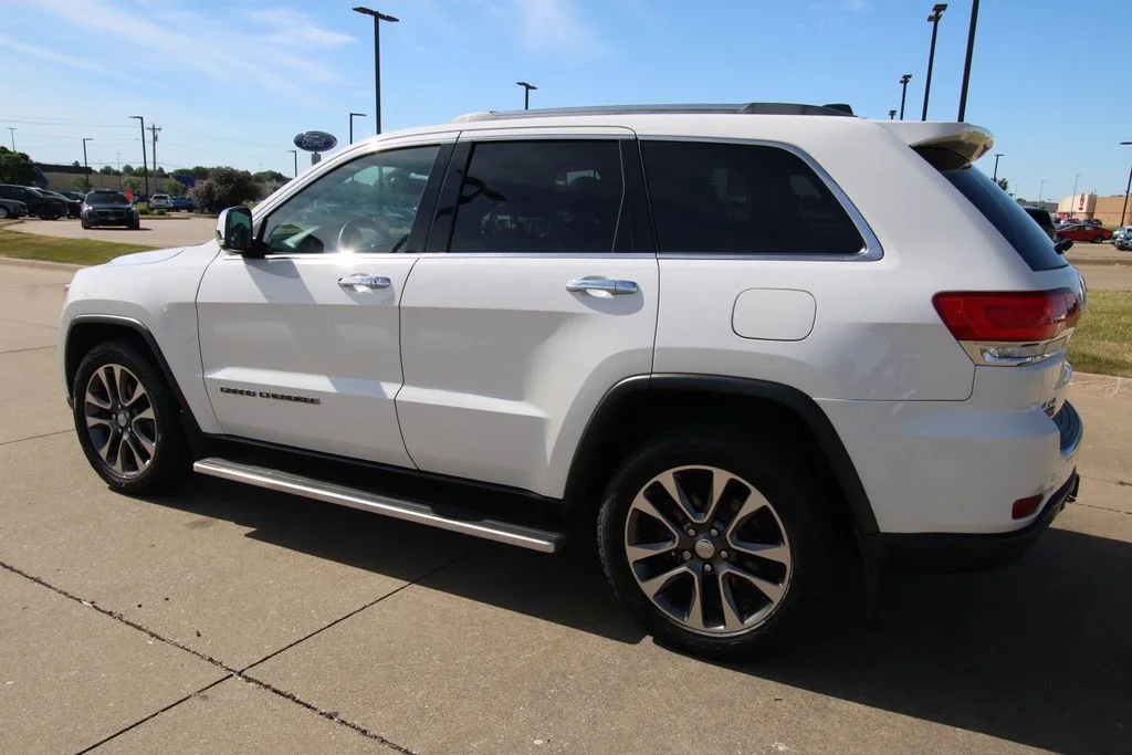 Used 2018 White Jeep Limited image 17