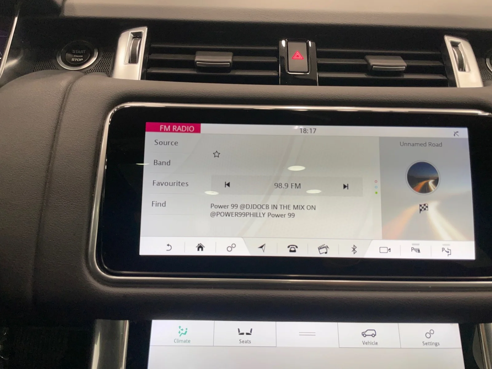 Used 2019 BLACK Land Rover HSE image 21