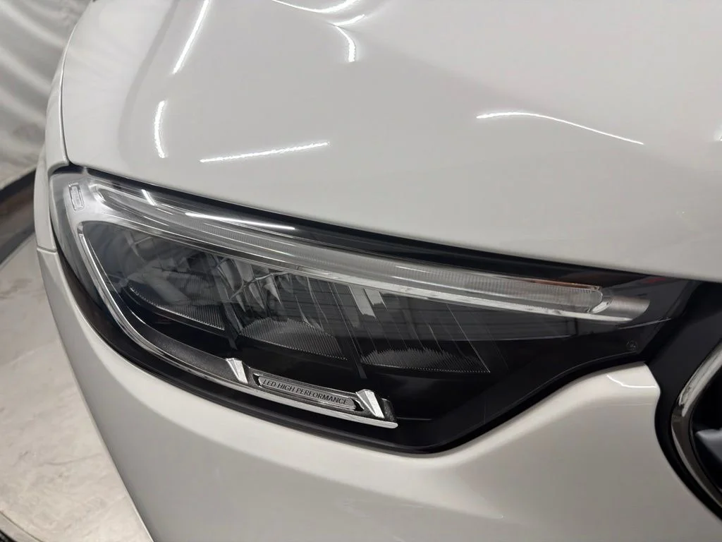 New 2027 White Mercedes-Benz GLC 300 image 10