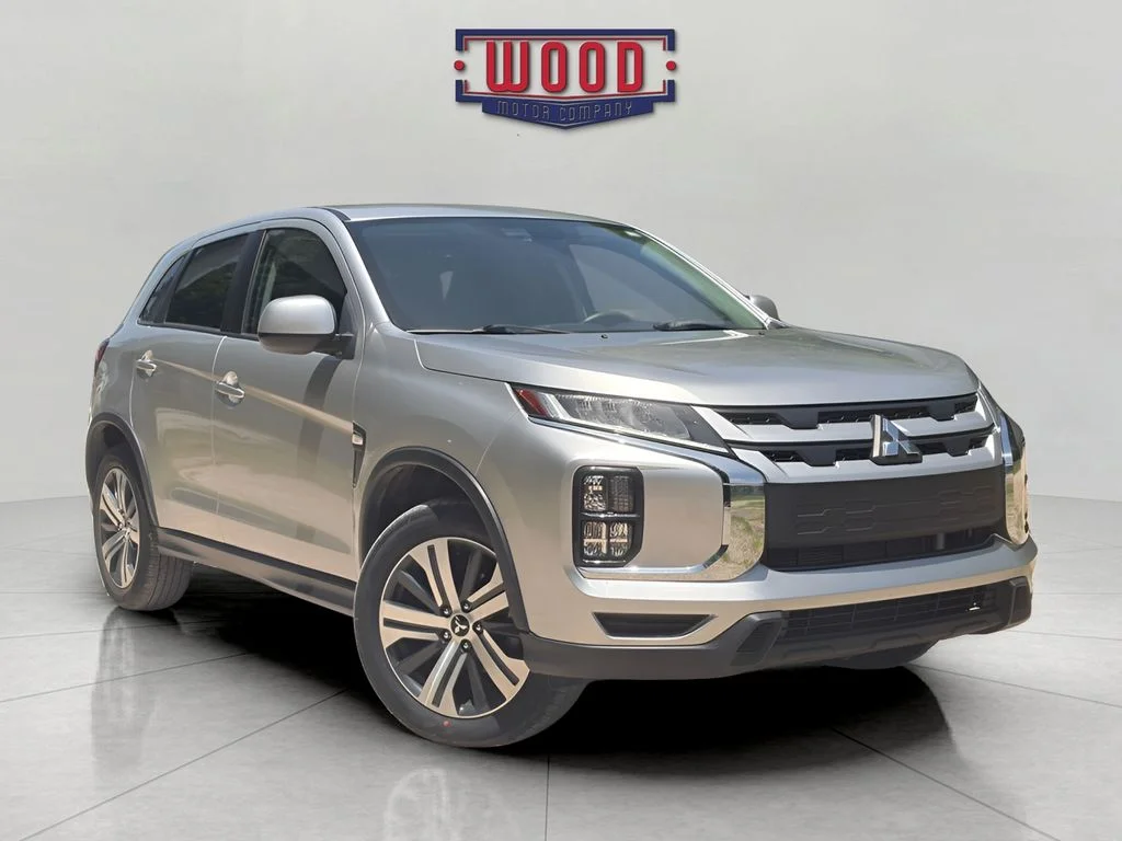 Used 2024 Silver Mitsubishi 2.0 ES image 1