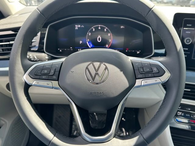New 2026 Deep Black Pearl Volkswagen 1.5T SE image 41