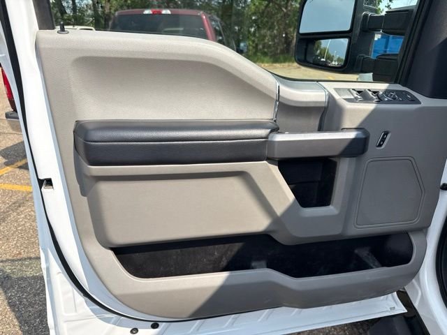 Used 2022 White Ford XLT image 25