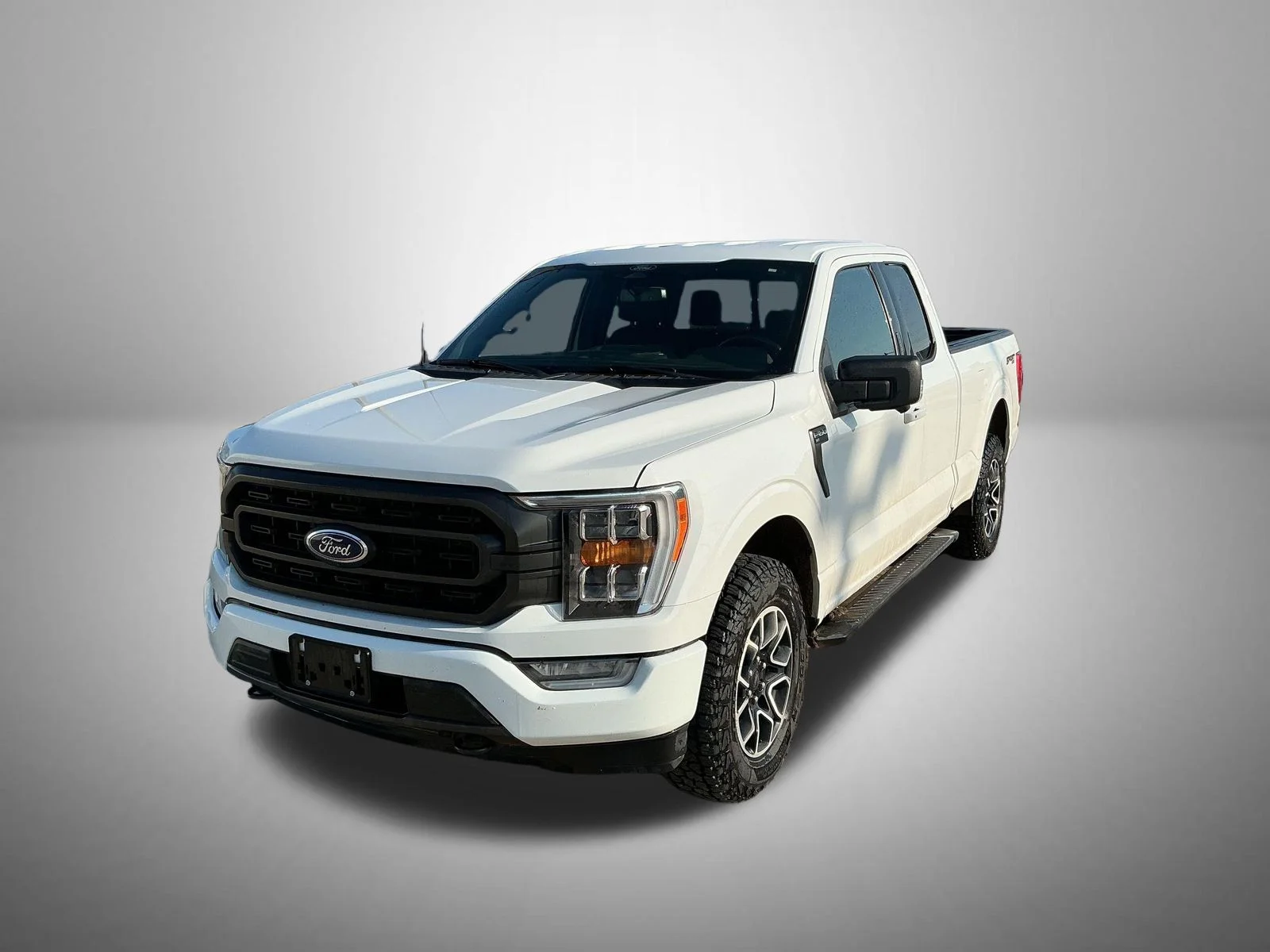 Used 2022 White Ford XLT image 1