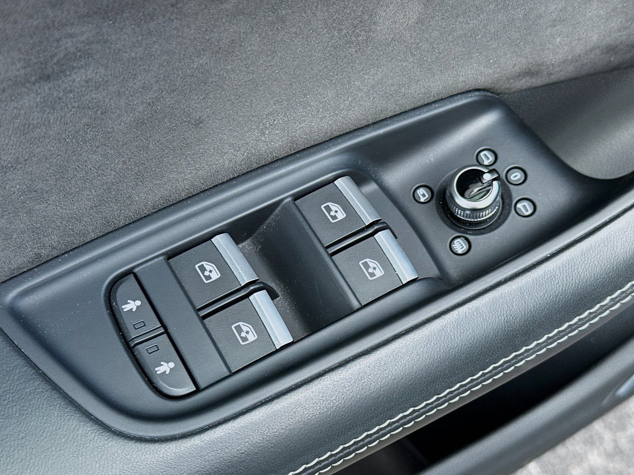 Used 2021 Silver Audi Prestige image 25