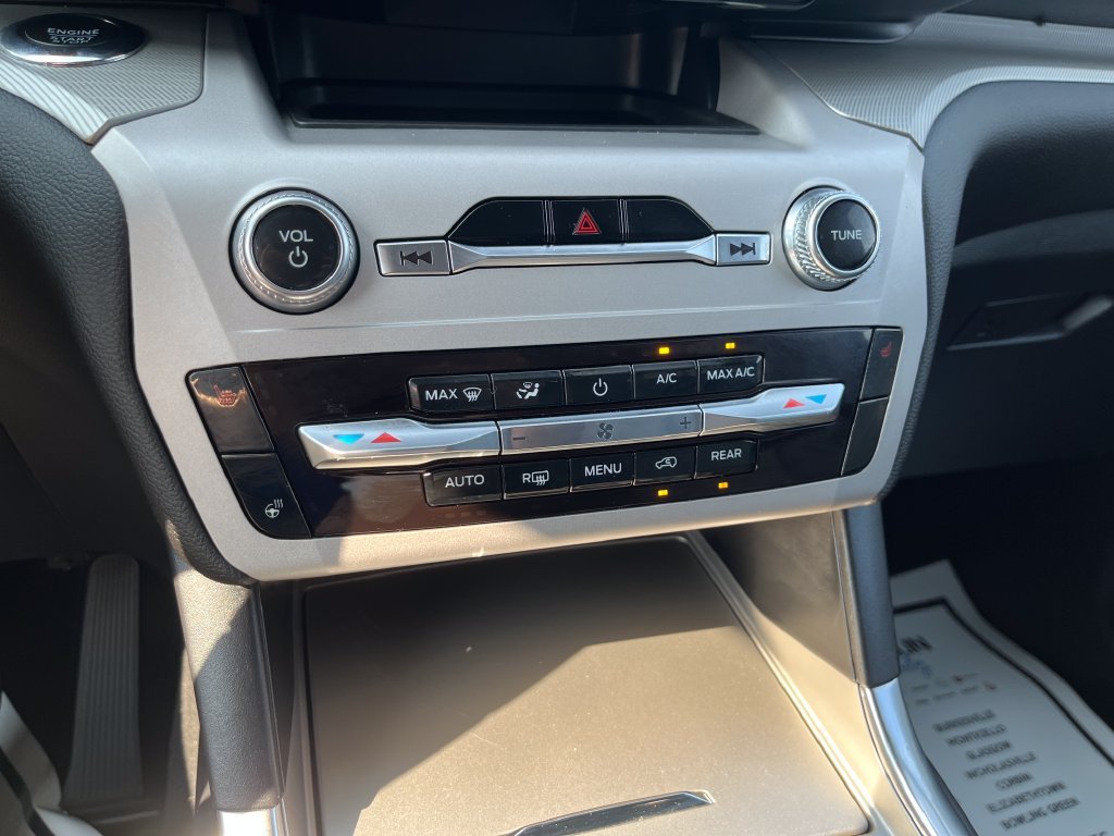 Used 2023 Black Ford XLT image 20