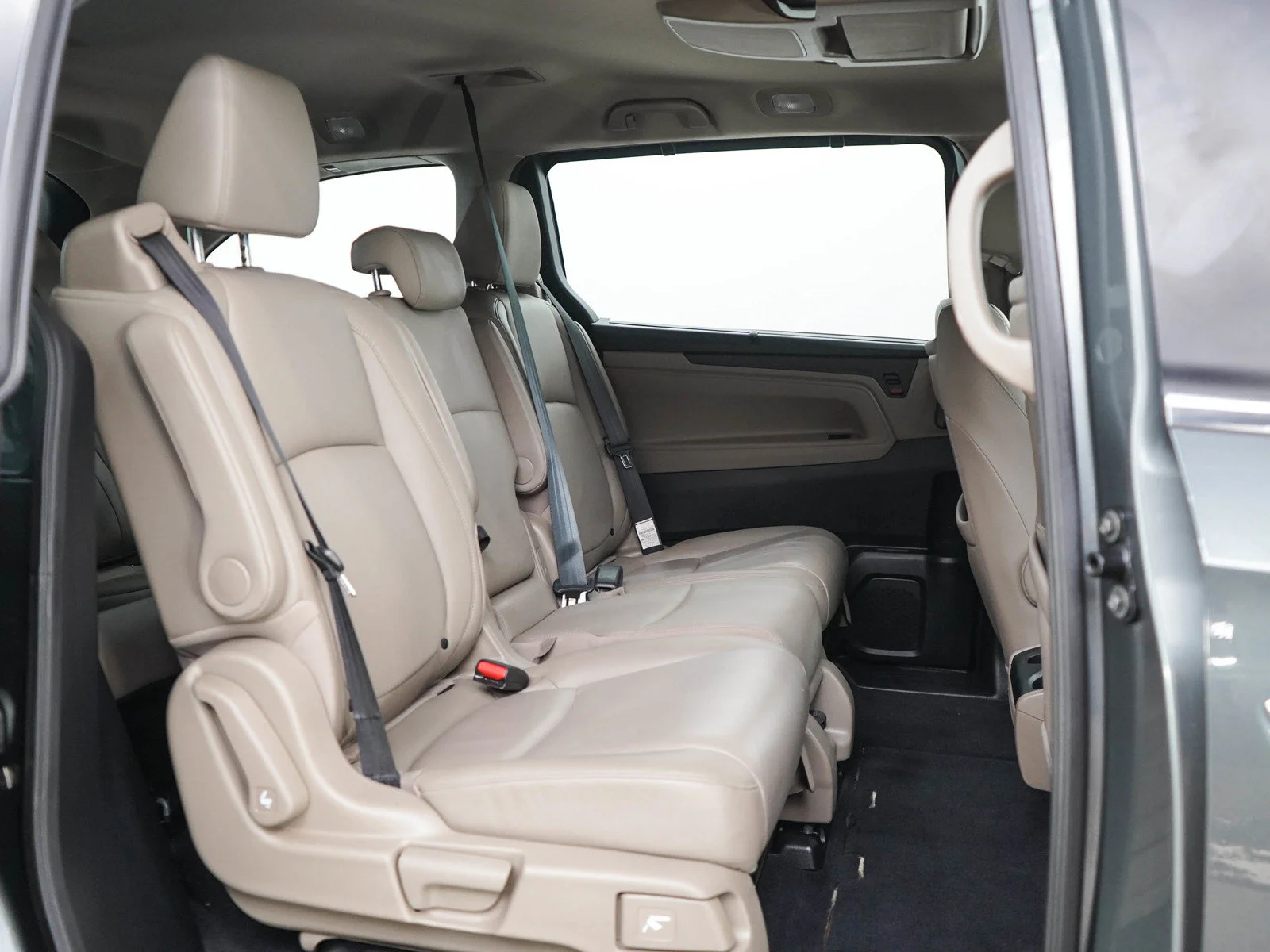 Used 2018 Modern Steel Metallic Honda EXL w/ Nav image 12