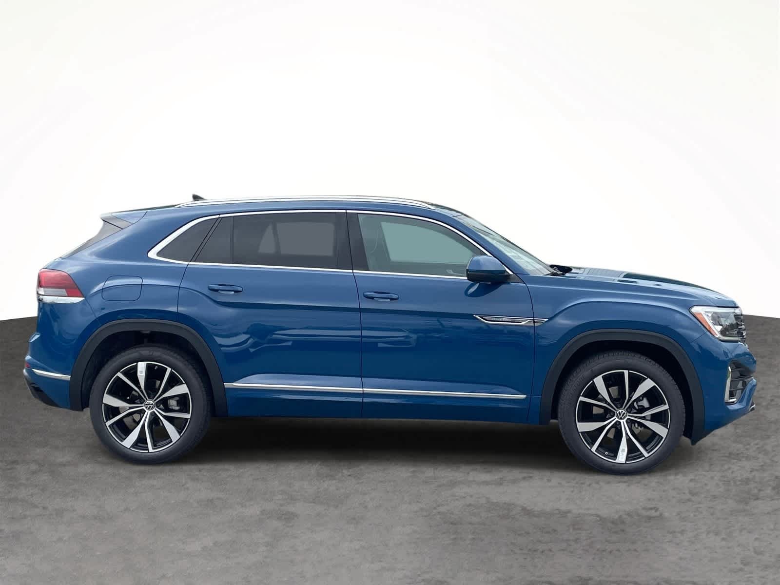 New 2026 R3R3/Blue Volkswagen 2.0T SEL Premium R-Line image 6
