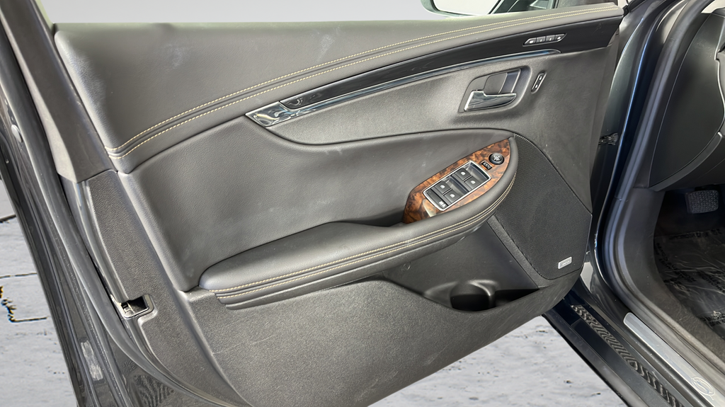 Used 2014 Ashen Gray Metallic Chevrolet LTZ image 9