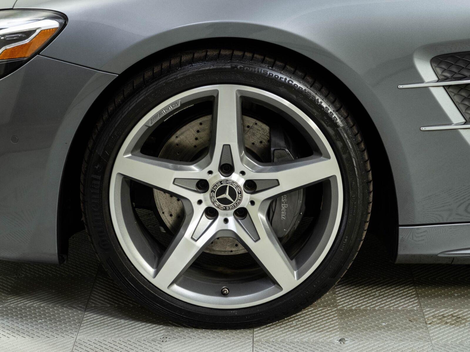 Used 2018 Selenite Grey Metallic Mercedes-Benz SL 550 image 34