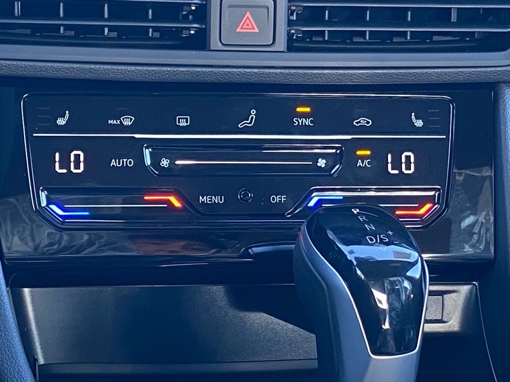 2026 Volkswagen Jetta Sport - Photo 7