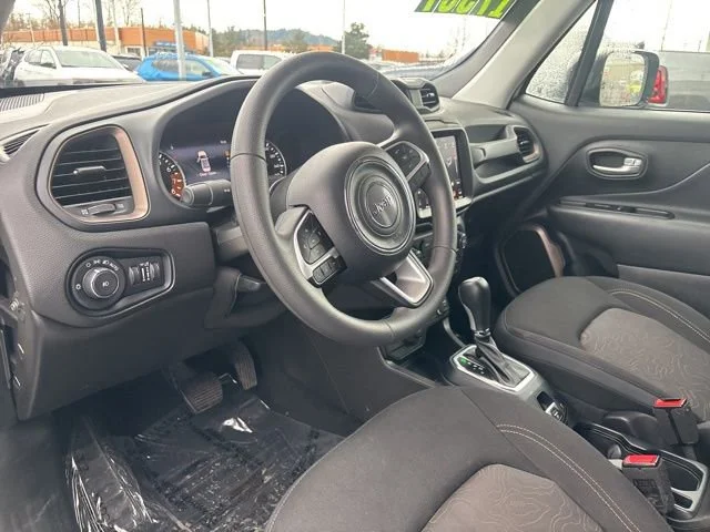 Used 2023 Alpine White Clearcoat Jeep Upland image 18