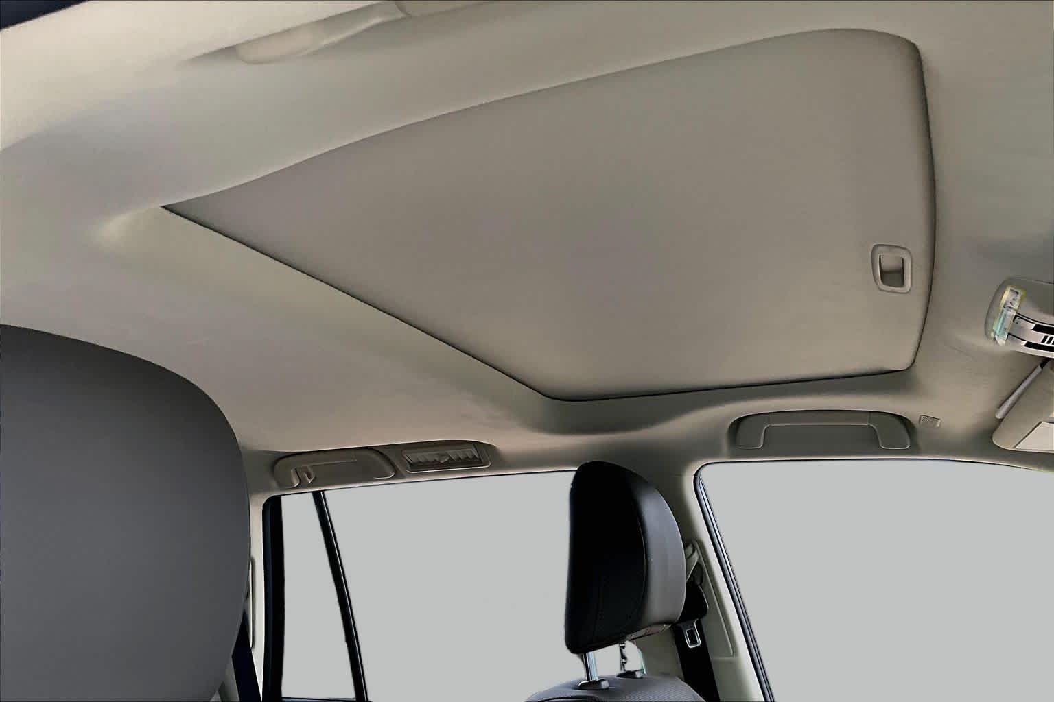 Used 2023 Atomic Silver Lexus Premium image 11
