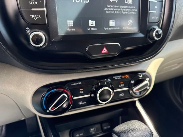 Used 2021 White Kia LX image 23