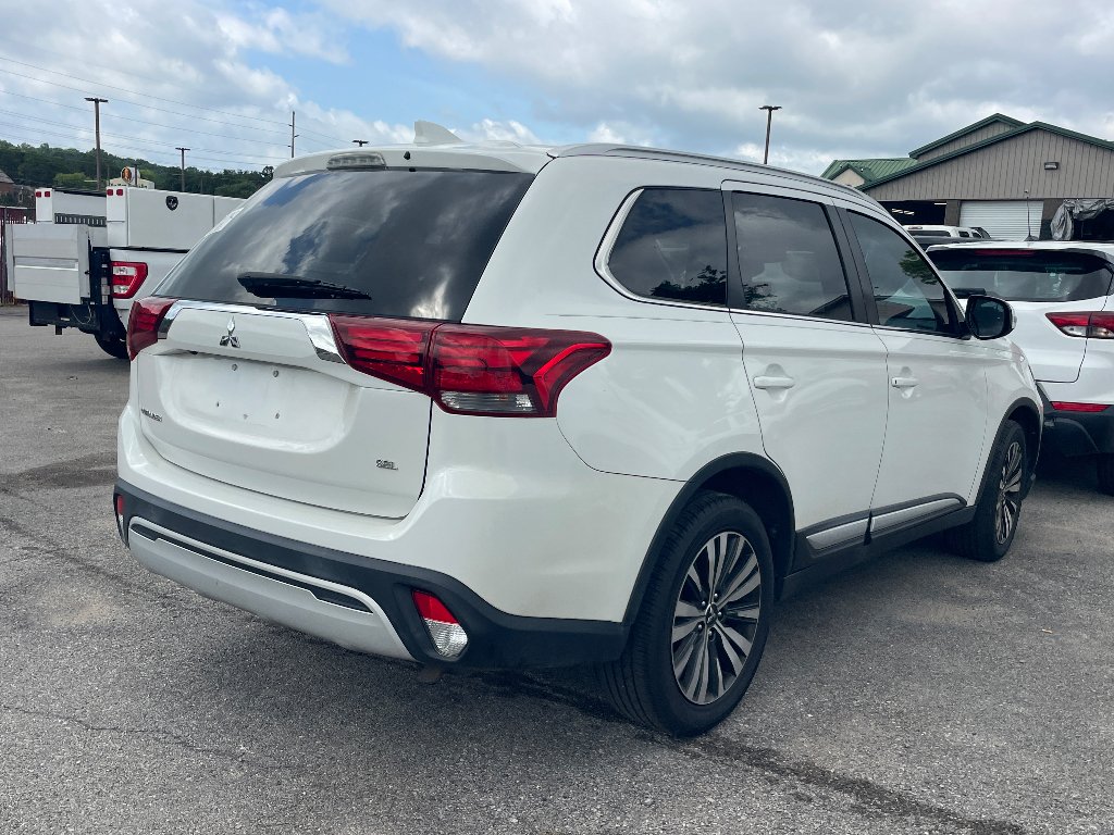 Used 2020 Pearl White Mitsubishi SE image 6