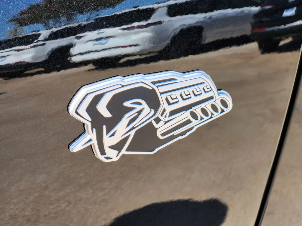 New 2026 Diamond Black Crystal Pearl-Coat Exterior Paint RAM Big Horn/Lone Star image 8