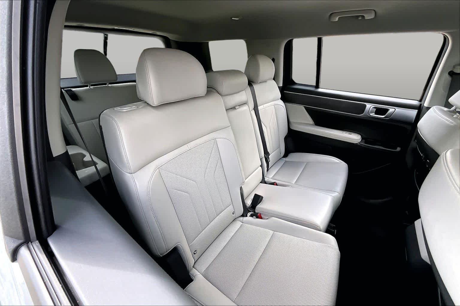 Used 2026 Hampton Gray Hyundai SEL image 18
